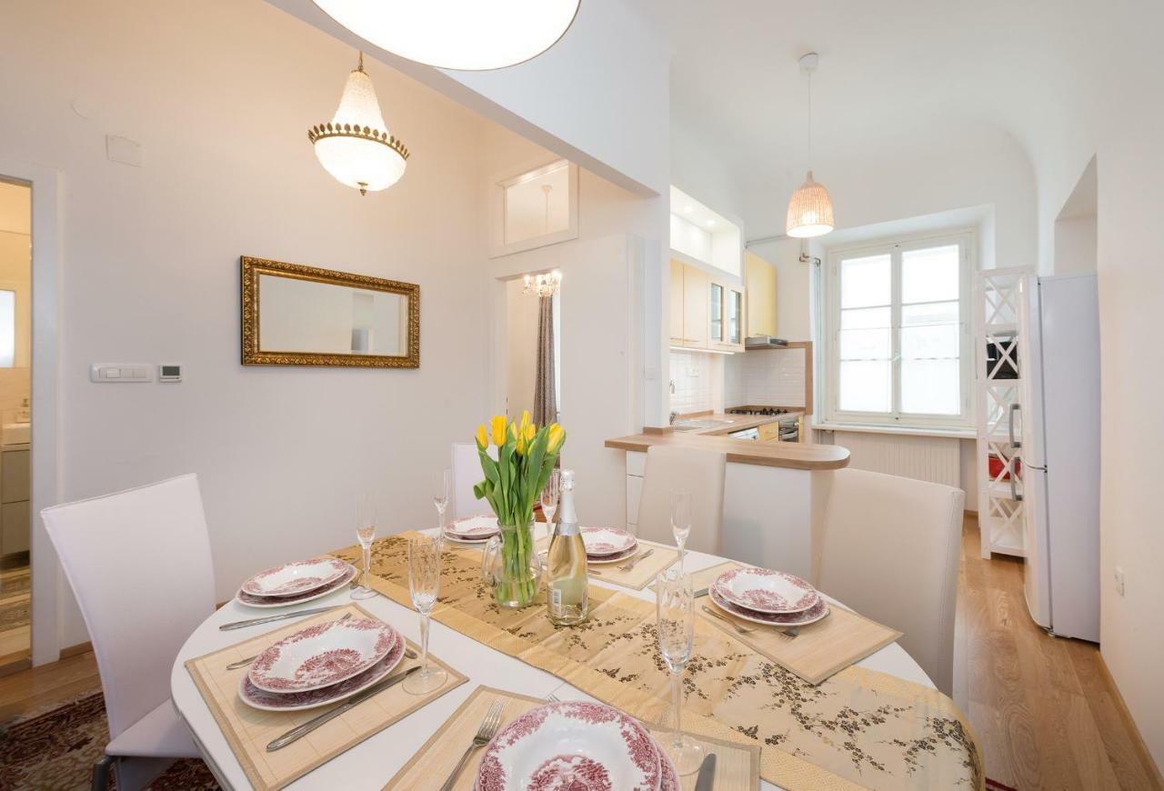 Codelli Deluxe Fresco Centre App With Balcony