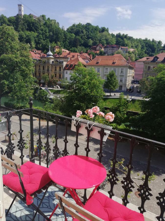 Codelli Deluxe Fresco Centre App With Balcony Apartma *